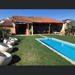 White Tree Jara - Casa Rural Para Grupos Con Piscina En Zamora Holiday home