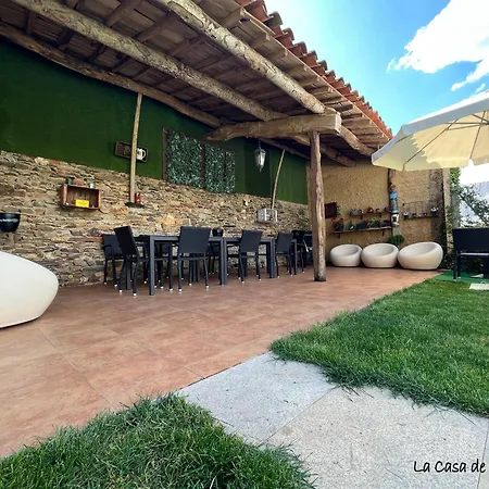 White Tree Jara - Casa Rural Para Grupos Con Piscina En Zamora